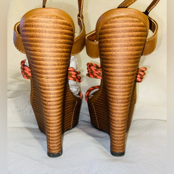 Qupid Florence Melon and Brown Chevron Wedge Sandals- 7.5 - Picture 5 of 6